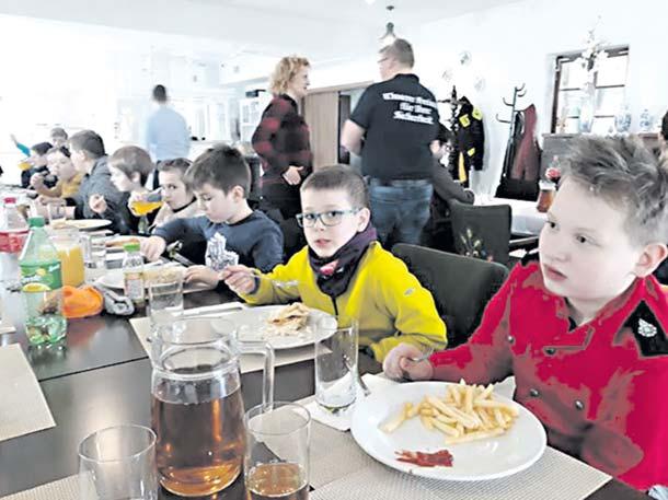 9 marca w CEE Natura 2000 Izerska ¹ka odby³o siê Zebranie Sprawozdawcze OSP Œwieradów-Zdrój, w którym razem z druhami stra akami wziêli udzia³ cz³onkowie MDP.