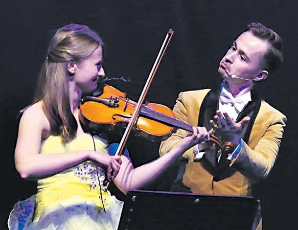 Podhorodecki w lutym czyta³ o kotach; Pawe³ Miko³ajczak (na zdjêciu) z kolei wyst¹pi³ nie tylko jako radny, ale te jako stra ak ze œwieradowskiej Ochotniczej Stra y Po arnej, który dobrze sobie