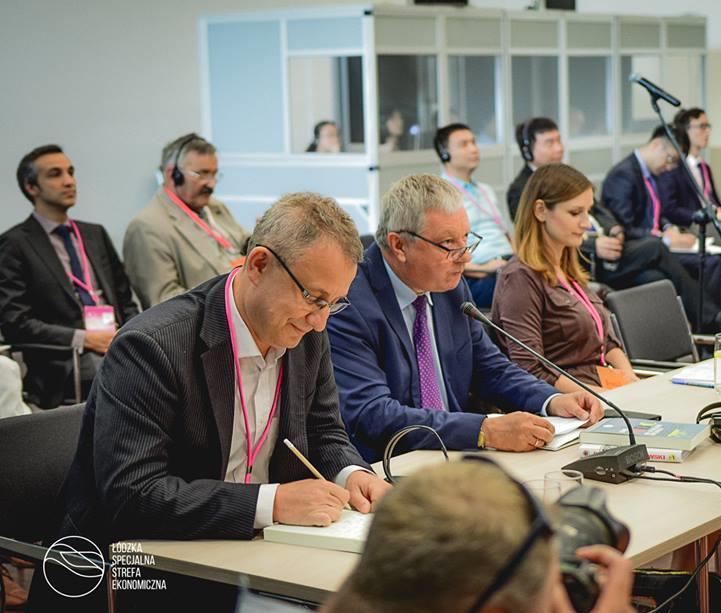 Wicepremier oraz Minister Kultury i Dziedzictwa Narodowego Profesor Piotr Gliński oraz Marek Michalik, Prezes ŁSSE S.A.