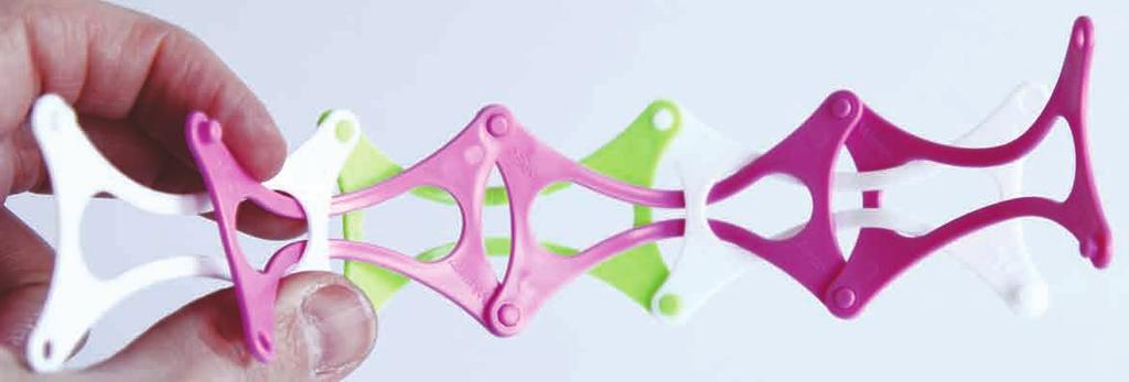curl back. Połącz jego końce. Clip the ends together.