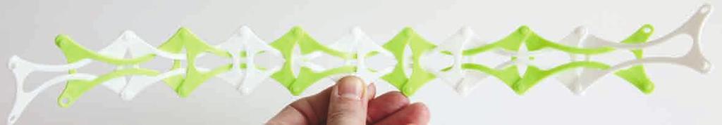 bransoletka. Clip the yellow bud together.