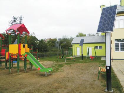 Dzięki temu mogą być montoane miejscach, gdzie dostęp do standardoej sieci energetycznej jest bardzo utrudniony lub ręcz niemożliy.