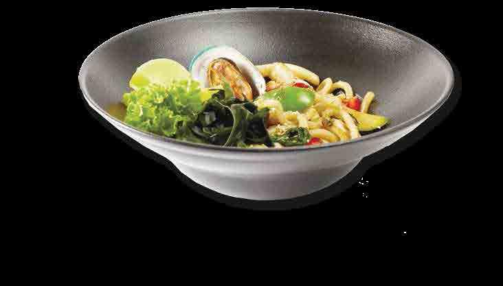 MAKARONY Gruby makaron udon smażony na płycie grillowej do wyboru: z warzywami 29,00 z