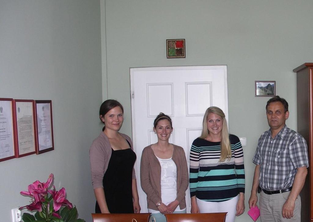 W roku akademickim 2013/2014 dwie studentki farmacji z College of Pharmacy University of Kentucky w Lexington, Lauren Payne i Elizabeth Bray, odbyły część praktyk zawodowych (Advanced Pharmacy