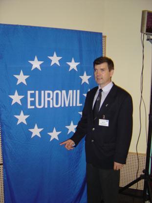 Nie mia y one charakteru instytucji sformalizowanej, jednak ich decyzje obowi zywa y wszystkich oficerów, a niekiedy nawet ich rodziny.