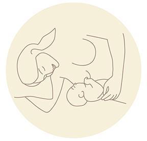 Pozycja na leżąco Pozycja ta ułatwia karmienie, szczególnie w nocy. Polecana jest także w pierwszych dniach po porodzie, zwłaszcza dla kobiet po cesarskim cięciu.