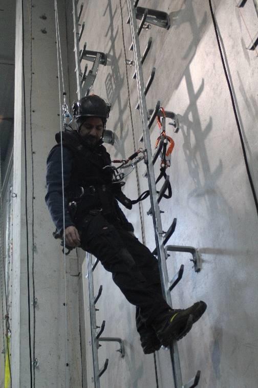 z a k r es i główne cele m o d u ł u GWO Working at Heights przepisy prawa globalne i krajowe środki ochrony indywidualnej systemy asekuracyjne sprzęt ratowniczy ćwiczenia praktyczne Ukończenie
