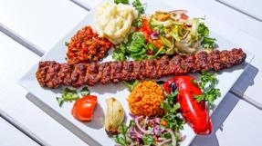 przyprawione czerwoną papryką i tureckimi przyprawami ALİ NAZİK Pasta z grillowanych