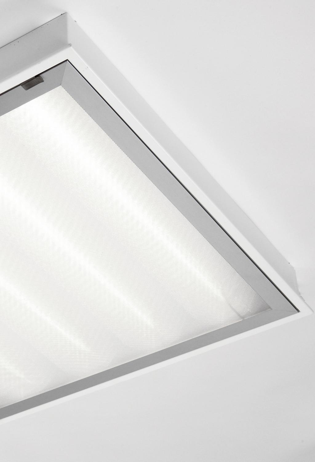 AGAT CLEAN LED (tunable white) Oprawa do wbudowania, przeznaczona do pomieszczeń czystych, i wody, Szybki i łatwy montaż.