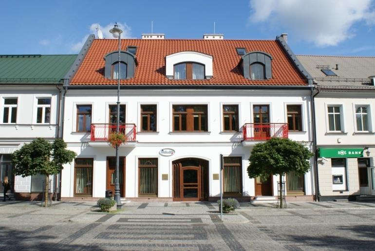 przez