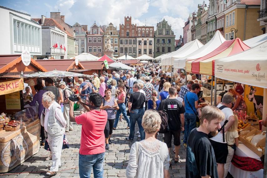 W sierpniu możesz tu nałupać się do woli, bo Poznanioki nie lukają na pyry ino nawalają na Festiwal Dobrego Smaku. Po koziołkach czas na fest labe.