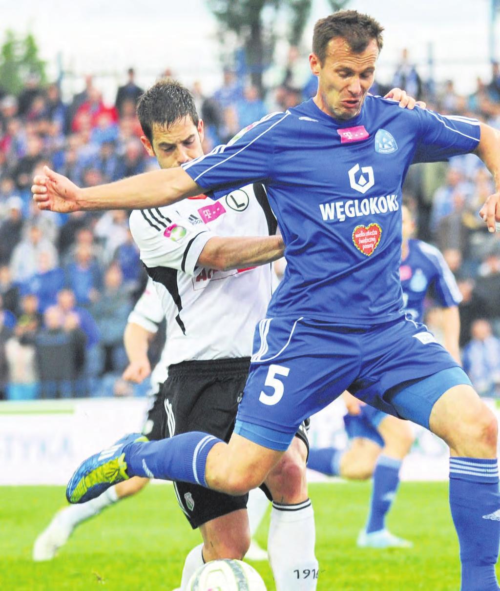 30 Wizyta Mistrzów Do Chorzowa przyjeżdża Legia opromieniona awansem do czwartej rundy eliminacji Ligi Mistrzów, jednak Niebiescy zapowiadają bój na śmierć i życie z