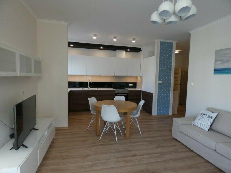 tel. +48 22 661 51 77,
