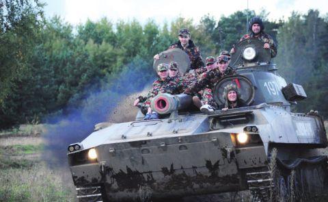 zerwanie za poligon szkoleniu, Był pomocą to które i punkt kwatery gąsienicy Wzniesienia, GPS, uczestnicy przez militarny ofi gdzie lata to cerów.