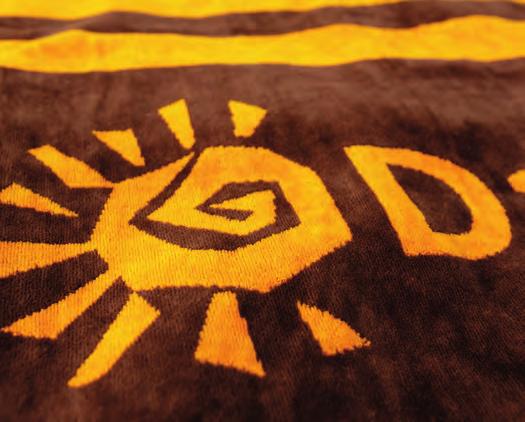 Ręcznik kolorowo tkany welurowy / Multicolour jacquard velour towel Ręcznik kolorowo tkany bawełniany z wykończeniem welurowym. Multicolour jacquard cotton towel with velour finishing.