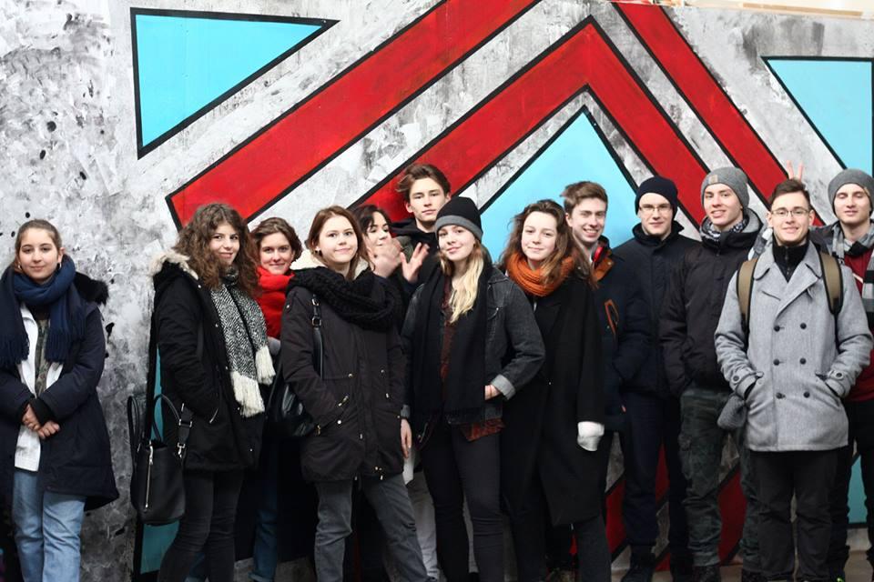 Do szkoły uczęszcza 356 uczniów Uczniowie aktualnie