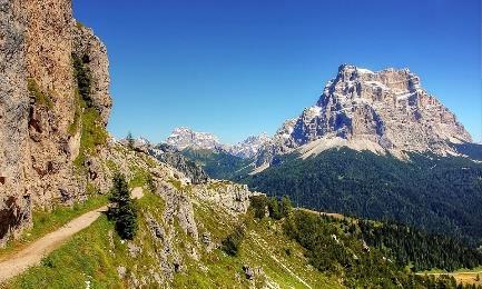 Monte Pelmo, to charakterystyczny wierzchołek, jeden z