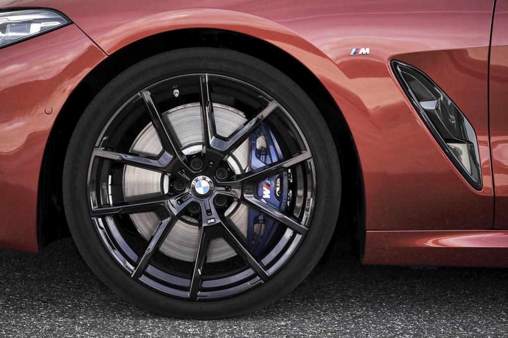 Oprócz zwykłej wersji ósemki na rynku zobaczymy niebawem także BMW M8 Coupé i BMW M8 Gran Coupé. Można już także zamawiać kabriolet.