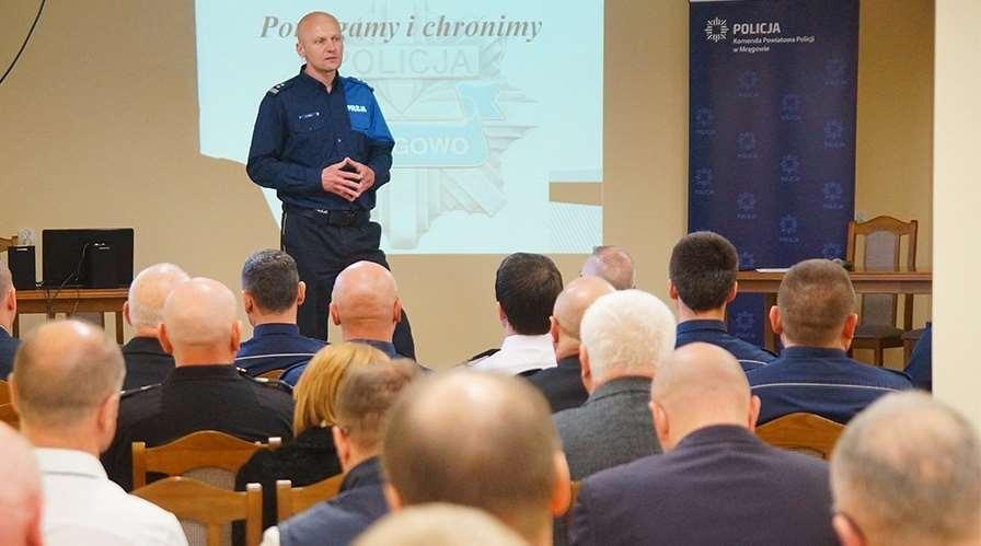 Dyskutowano o współpracy służb i procedurach niesienia pomocy.