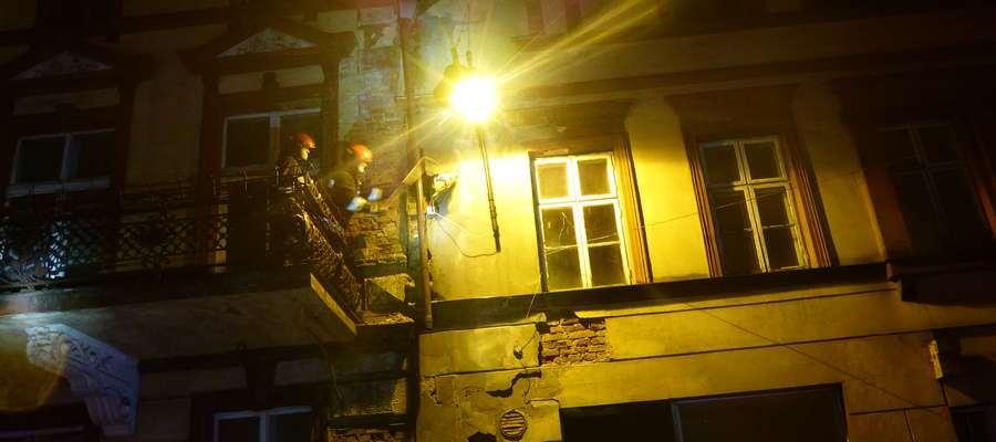 27 kwietnia Mrągowo droga krajowa nr 59 samochód osobowy, którym podróżowały 2 osoby uderzył w drzewo. Osoby opuściły pojazd przed przybyciem służb ratowniczych.