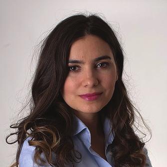 Adrianna Sobol - psychoonkolog w Fundacji OnkoCafe, pracownik naukowo-dydaktyczny w Zakładzie Profilaktyki Onkologicznej Warszawskiego Uniwersytetu Medycznego.
