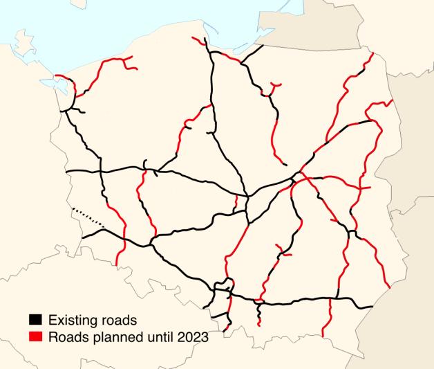Infrastruktura transportowa i teleinformatyczna Sieć drogowa uległa znacznej poprawie, w dużej mierze dzięki funduszom UE Rozwój sieci dróg szybkiego ruchu 2023 r.