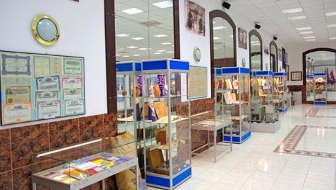 Sala wyposażona jest w kiosk multimedialny z dotykowym ekranem, który pozwala zapoznać się z setkami kart pocztowych cukrowni działających na ziemiach polskich, archiwalnymi i współczesnymi
