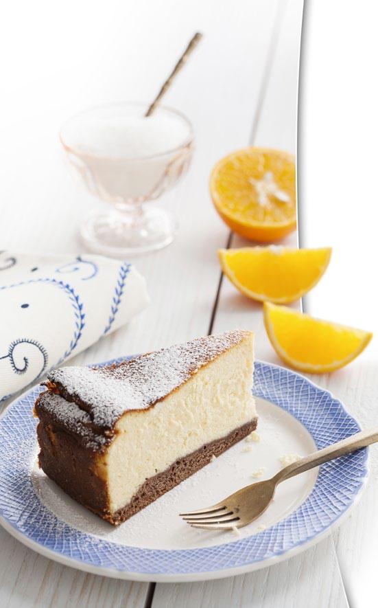 PO GODZINACH Sernik Składniki Ciasto: 250 g mąki pszennej marki Młyny Stoisław 2 jajka 1 łyżeczka proszku do pieczenia 3 łyżki kakao 75 g masła lub margaryny 1 łyżka gęstej śmietany 18% Masa serowa: