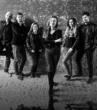 Iwona Pietrala z zespołem Iwona Pietrala wraz z zespołem to skład muzyczny grający muzykę oscylującą wokół gatunków takich jak alternatywny pop czy gospel.