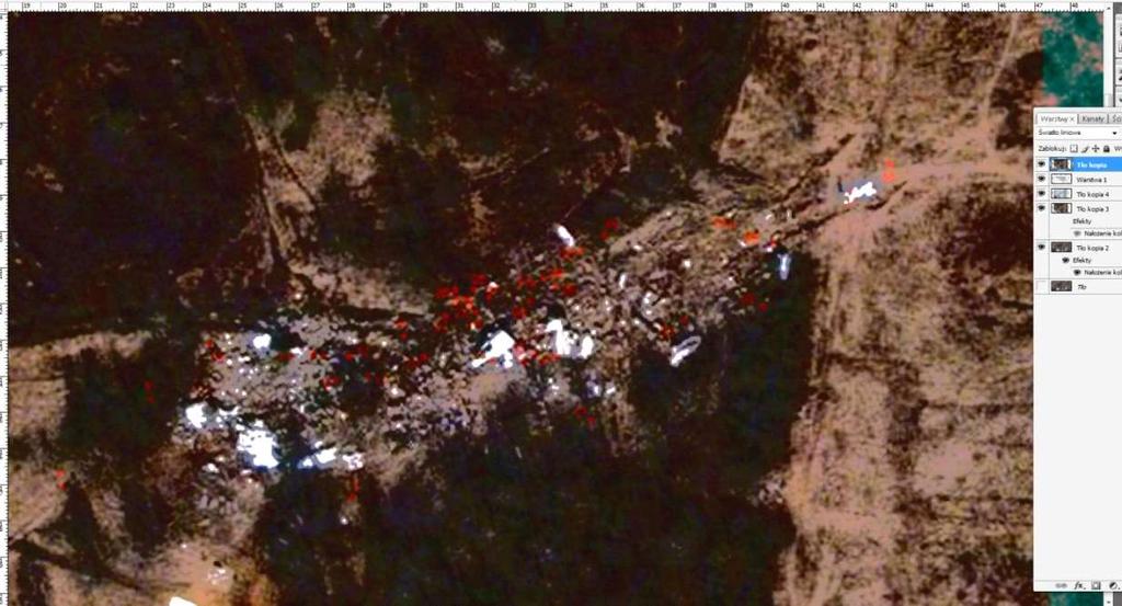 Czerwone punkty leżą obok katastrofy przede wszystkim wzdłuż północnego skraju, tam gdzie stał biały ZIŁ (A- lokalizacja powszechnie znana) w linii od obiektu nr