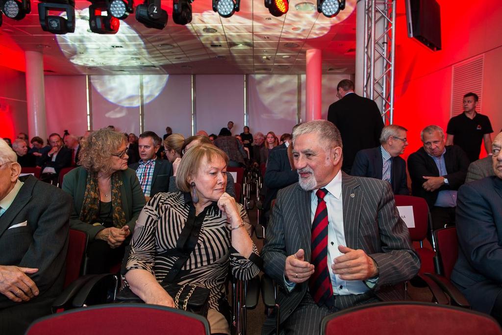 ZASADY Zasady ubiegania się o stypendium oraz wyłaniania laureatów określa Regulamin przyznawania stypendiów Fundacji Tygodnika POLITYKA zatwierdzony przez