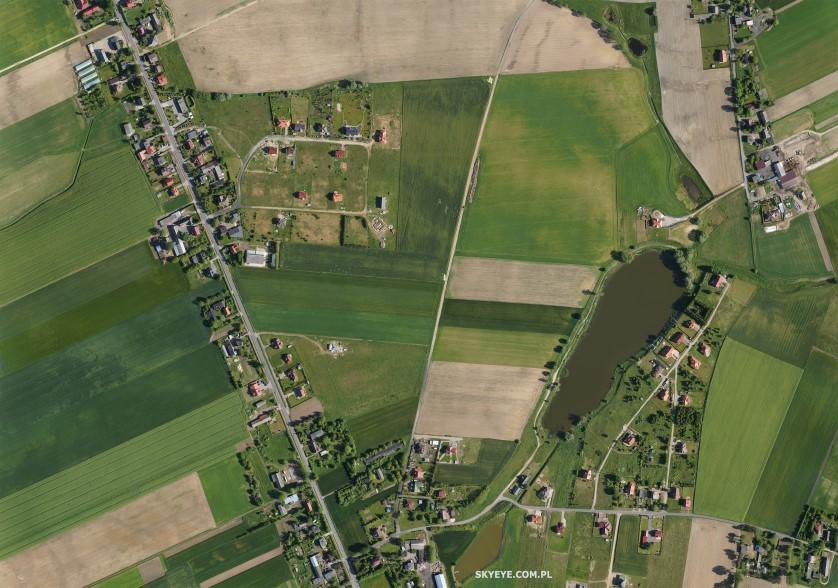 Zadanie 18. Która z map jest ortofotomapą? Zadanie 19.