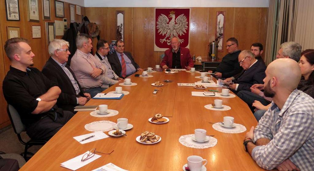 Sławomir Wnuk stwierdził, że trzeba to zrobić zaczynając opracowanie od bardzo gruntownej analizy technologii procedur i wymogów regulujących wykonanie prac.