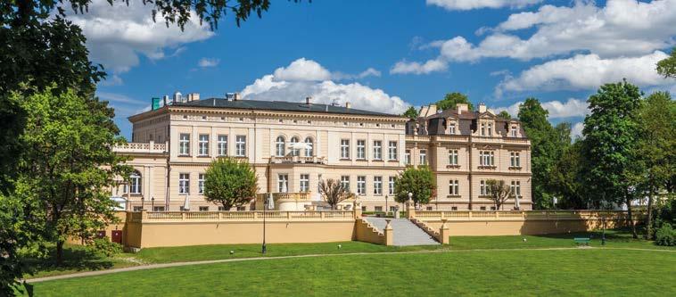 Grudziądz zachwyca panoramą zabytkowych spichlerzy wznoszących się na nadwiślańskiej skarpie.