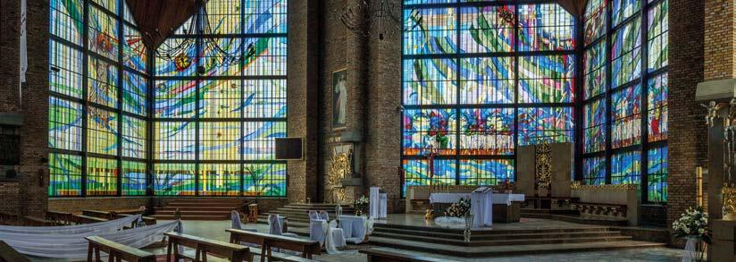 Od Bożego Narodzenia do Trzech Króli po wsiach chodzili kolędnicy z szopkami, a do końca karnawału - przebierańcy w strojach Heroda, diabła i śmierci, zwani Herodami.