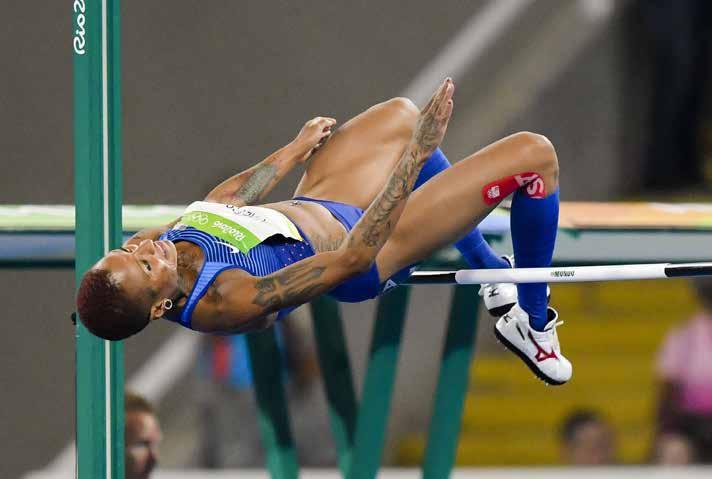 TEMATY NA CZASIE EKSTRAWAGANCJA W SPORCIE ROZPOCZĘCIE ROKU SZKOLNEGO. KAŻDY NA GALOWO, BIAŁO-GRANATOWA MŁODZIEŻ. PRZYCHODZI ONA. NOWA.