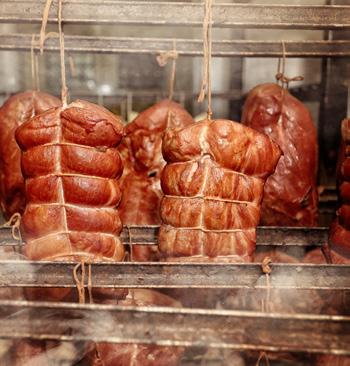 następującymi normami i wytycznymi: UNI EN 285 Sterylizacja - Sterylizatory parowe - Duże sterylizatory ISO 17665 HACCP FDA 21 CFR Part 11 BRC GAMP Sterylizacja produktów stosowanych w