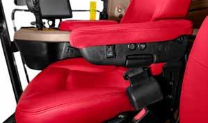 KABINA LUXURY KABINA Kabina w wersji Luxury oferuje te same rozwiązania, co kabina w wersji Comfort, a dodatkowo elektrycznie regulowane, podgrzewane