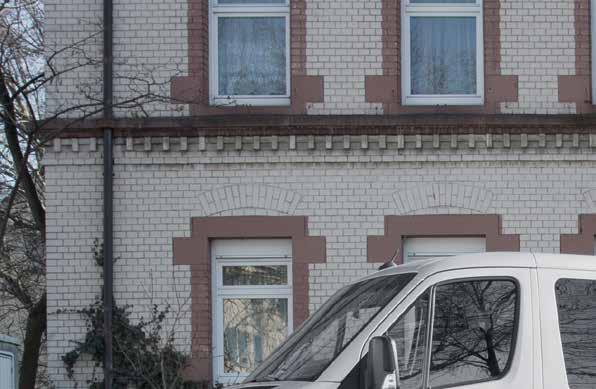 DANE TECHNICZNE I WYPOSAŻENIE W przypadku urządzeń pracujących pod ciśnieniem 200 bar, zarówno ilość wody jak i ciśnienie można regulować