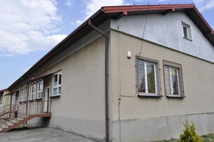 Duża liczba mieszkańców korzystająca ze wsparcia pomocy społecznej, w tym m.in. z powodu bezrobocia. 2. Duża liczba osób niepełnosprawnych i długotrwale chorych. 3.