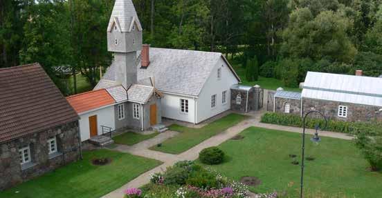 2. Dwór w Burbiškės 2. Burbiškių dvaras Park przydworny zajmuje obszar 28 ha, w jego centralnej części znajduje się 3-hektarowy staw z piętnastoma wysepkami i jedenastoma mostkami.
