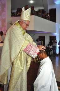 ŚWIĘCENIA DIAKONATU ALESSANDRO FERREIRA E EDNEI GALVÃO DOS SANTOS Dnia 22 kwietnia 2018 roku, w czasie wieczornaj Eucharystii celebrowanej w kościele parafialnym Zmartwychwstania Pańskiego w