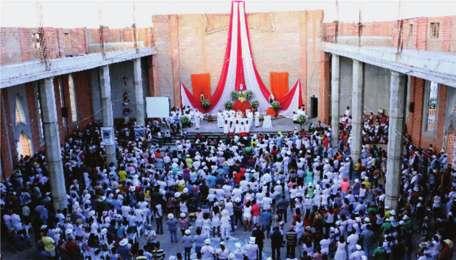 diecezji Maputu w Mozambiku, przewodniczącego Konferencji Biskupów Mozambiku. Codziennie nabożeństwu nowennowemu przewodniczył ks. bp João Santos Cardoso z diecezji Bom Jesus da Lapa.