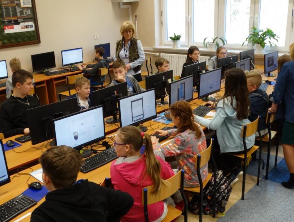 www.polskatimes.pl Polska Times Numer 42 06/2019 Strona 7 Co nam dały te zajęcia? Te zajęcia poszerzyły naszą wiedzę. Nauczyliśmy się współpracować oraz wiemy, z jakich stron możemy korzystać.