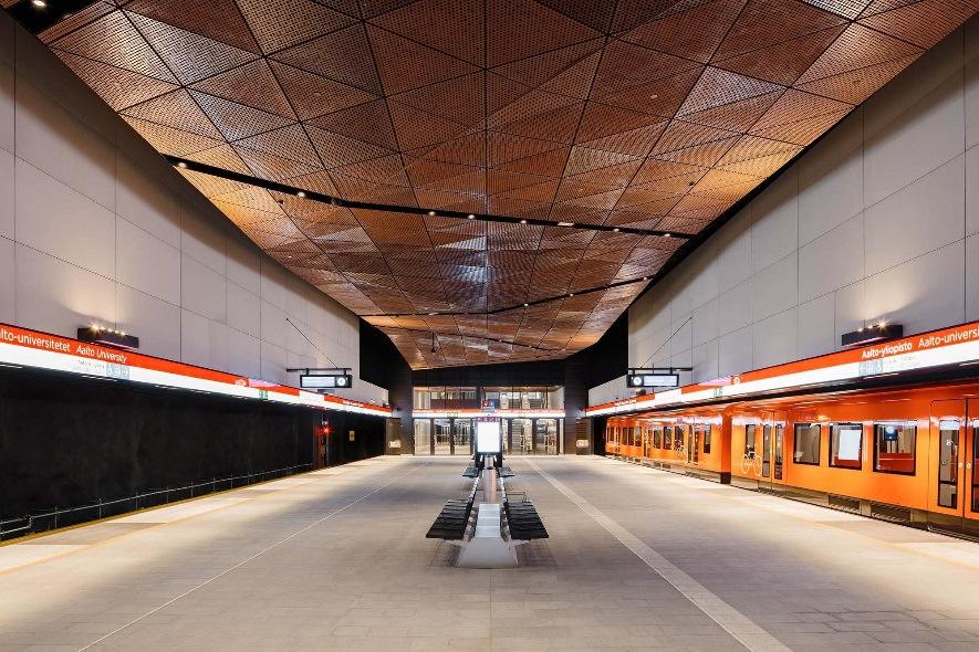 Architektura stacji Otoczenie urbanistyczne Rozwiązania przestrzenno-funkcjonalne Przejścia podziemne dla pieszych Strefa przebywania pasażerów metra Strefa