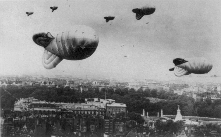 Przy zwalczaniu bomb V-1 Brytyjczycy stosowali środki tylko doraźnie przystosowane do tego rodzaju działań. Fot.