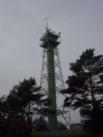 Zbudowana na Mierzei Wiślanej przez Straż Graniczną wieża obserwacyjna z radarem i kamerą należąca do Zintegrowanego Systemu Radiolokacyjnego Nadzoru Polskich Obszarów Morskich może być wykorzystana