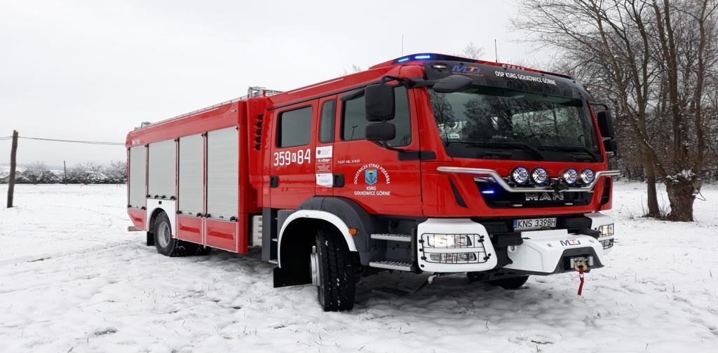 W tym obszarze strategicznym inwestowaliśmy także w doskonalenie systemu zarządzania kryzysowego, czyli między innymi w doposażenie jednostek OSP w nowe środki transportu oraz sprzęt specjalistyczny