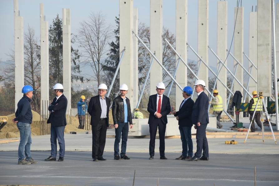 Rozszerzenie zakresu rzeczowego i finansowego dotyczy Mostek, Moszczenicy Niżnej, Moszczenicy Wyżnej i Gołkowic Dolnych. Planowany koszt rozszerzenia do 35 600 000,00 złotych.