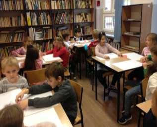 Uczestniczyli w pierwszych zajęciach bibliotecznych.